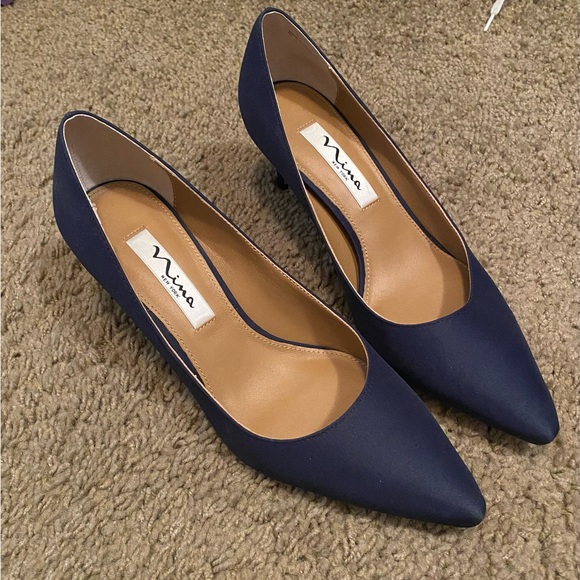 Nina New York Nina60 Women’s New Navy Peau Mid-Heel Classic Pump - Picture 2 of 4